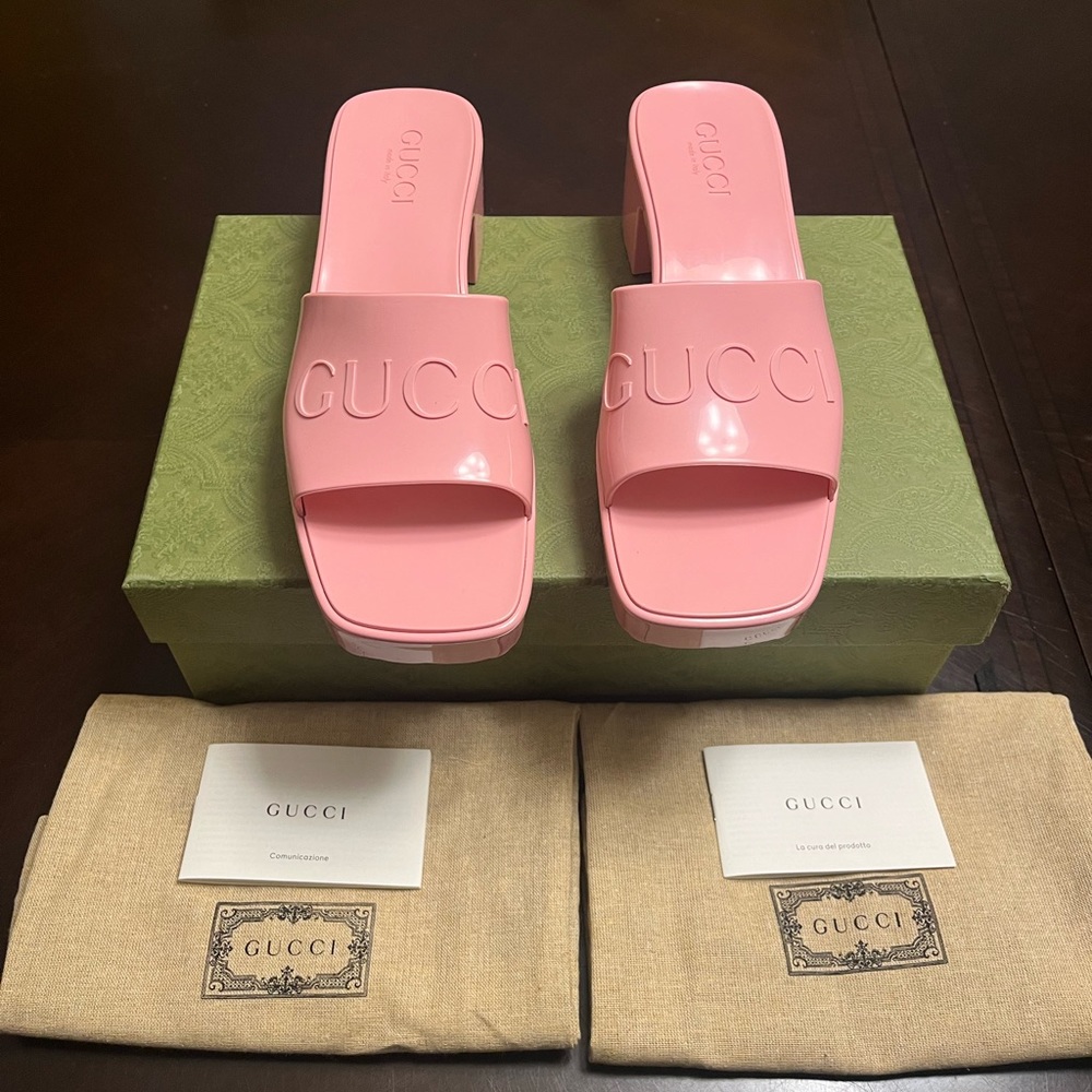 New Gucci High Heel Pink Rubber Logo Slide Sandals Size 38 / US 8 - Picture 1 of 16